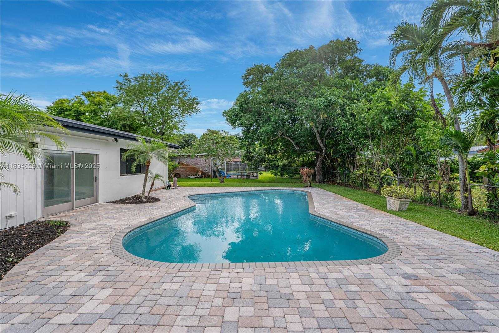 Small Image of 6141 SOUTH WEST 9TH ST, Plantation Number 32