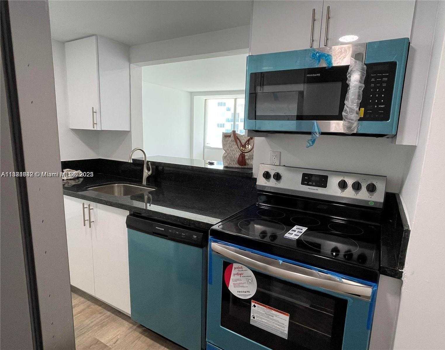 Small Image of 7545 EAST TREASURE DR #5K, North Bay Village Number 3