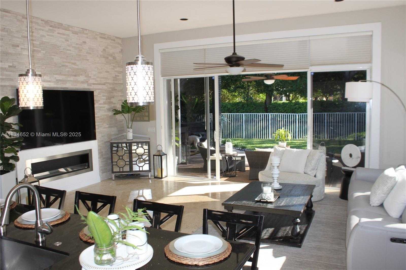 Small Image of 2524 Bay Pointe Ct, Weston, FL 33327, USA Number 17