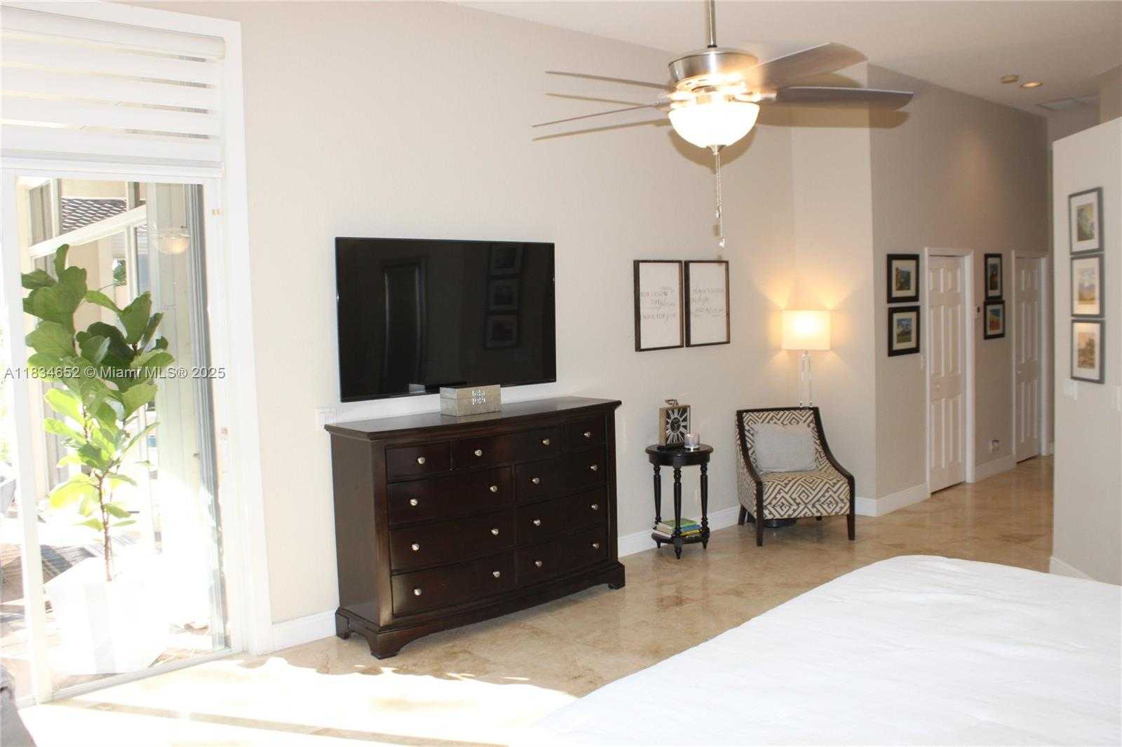 Small Image of 2524 Bay Pointe Ct, Weston, FL 33327, USA Number 23