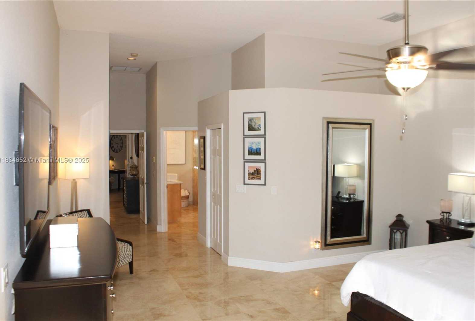 Small Image of 2524 Bay Pointe Ct, Weston, FL 33327, USA Number 24