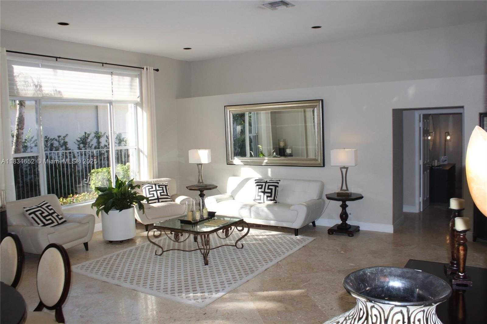 Small Image of 2524 Bay Pointe Ct, Weston, FL 33327, USA Number 37