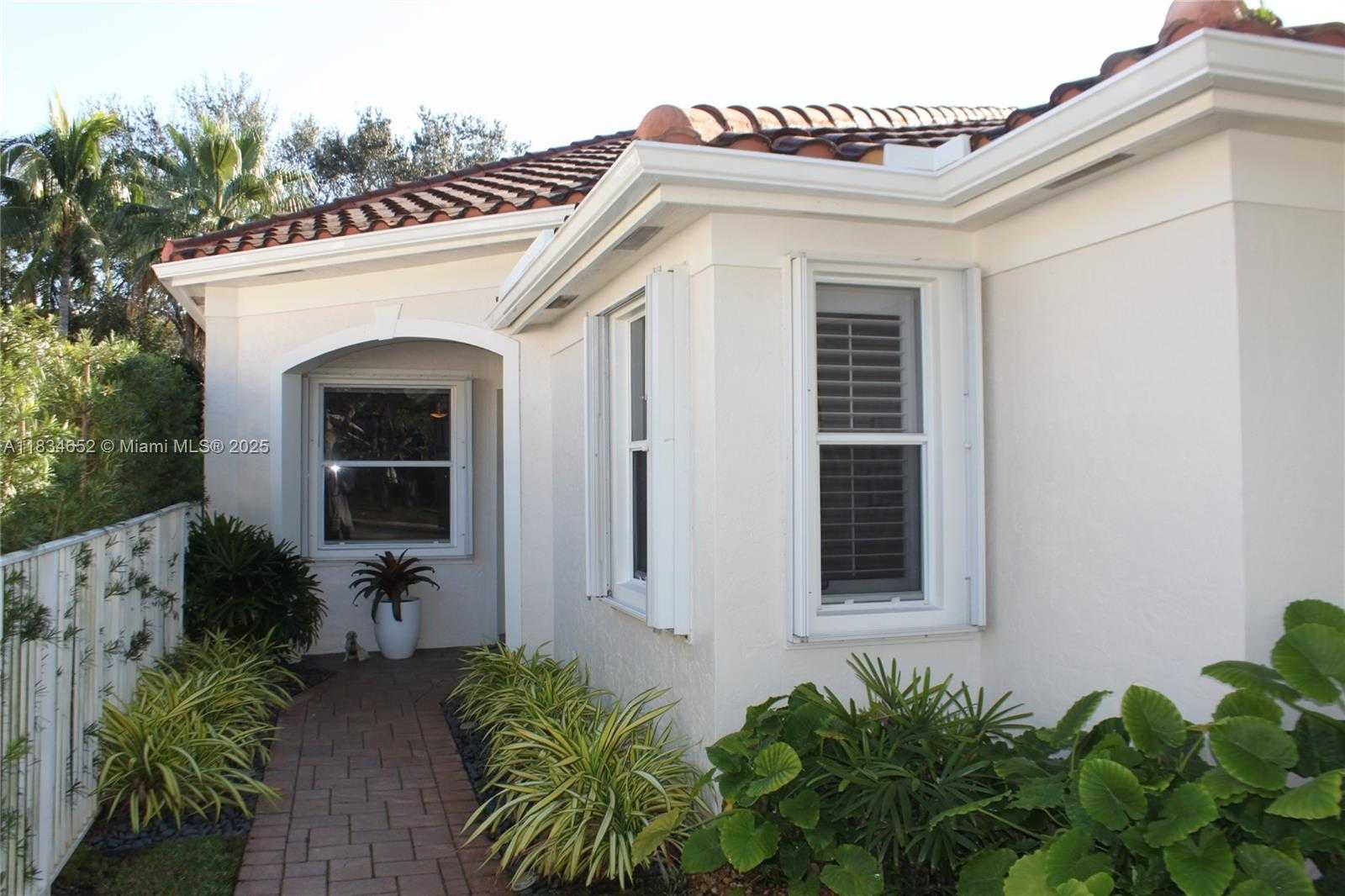 Small Image of 2524 Bay Pointe Ct, Weston, FL 33327, USA Number 44