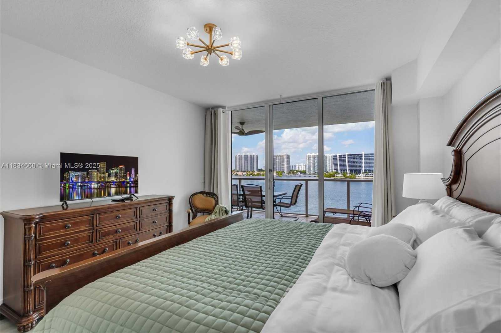 Small Image of 18100 NORTH BAY RD #709, Sunny Isles Beach Number 11