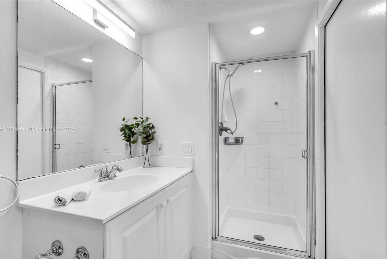 Small Image of 18100 NORTH BAY RD #709, Sunny Isles Beach Number 15