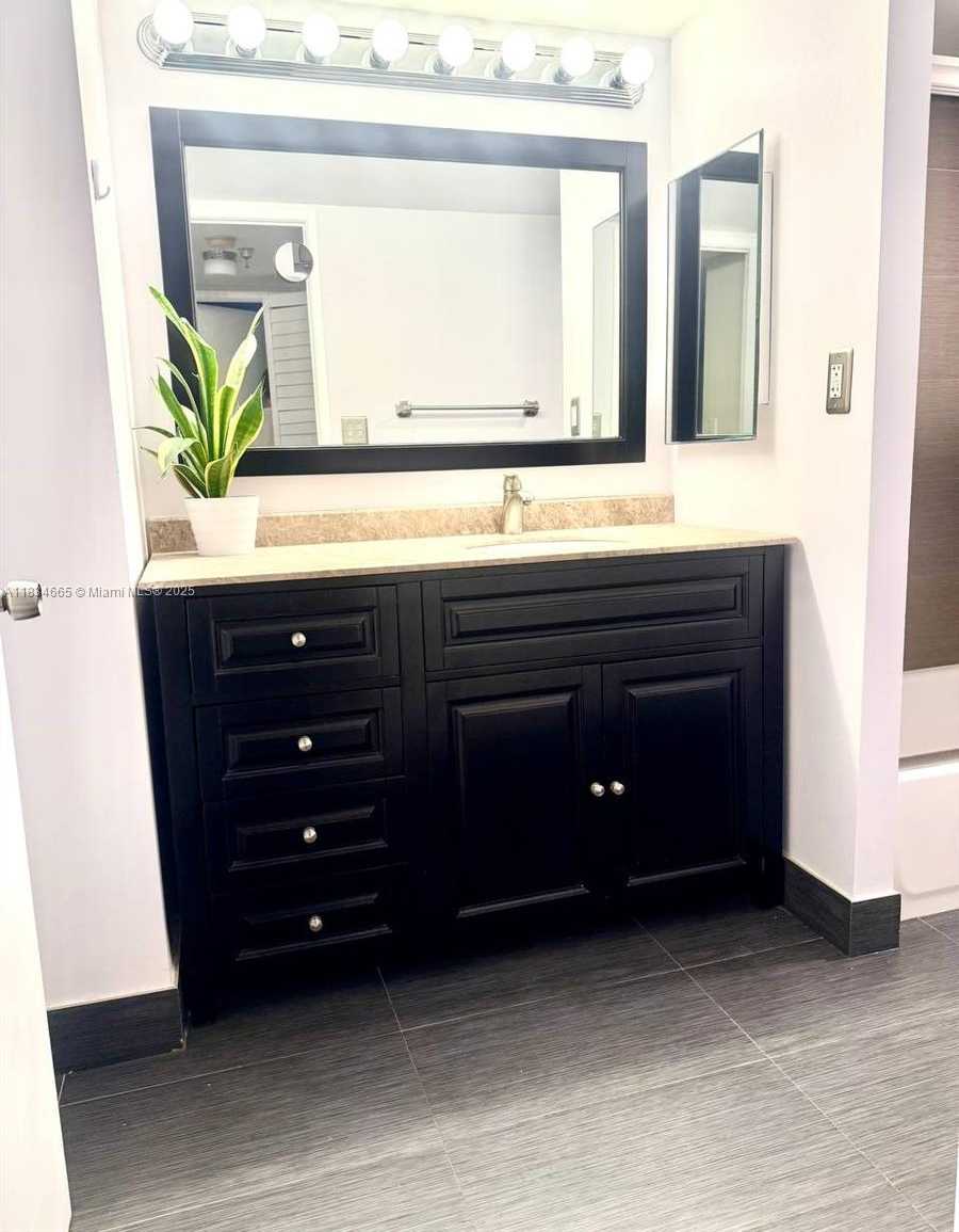 Small Image of 290 174TH ST #1208, Sunny Isles Beach Number 4