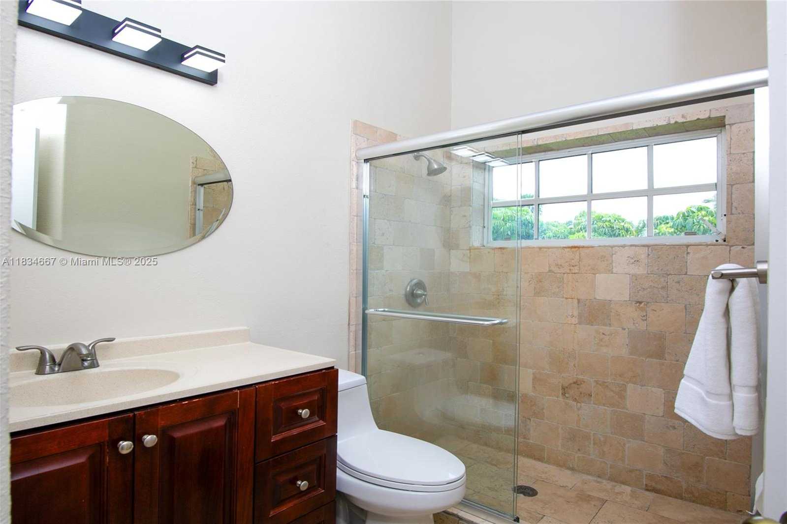 Small Image of 1049 LAGUNA SPRINGS DR, Weston Number 20