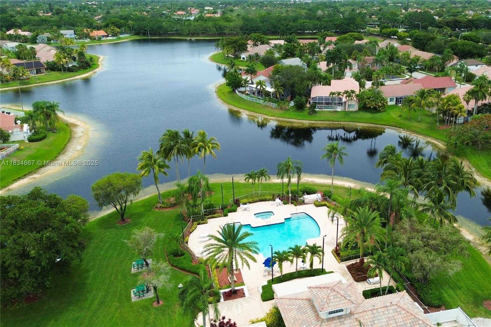 Small Image of 1049 LAGUNA SPRINGS DR, Weston Number 30