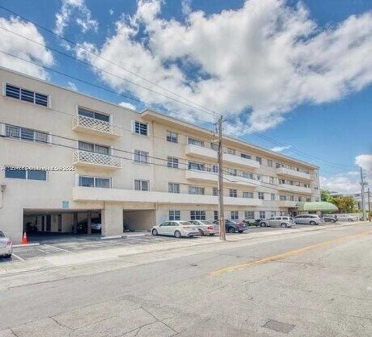 Small Image of 1880 SOUTH TREASURE DR #2C, North Bay Village Number 18