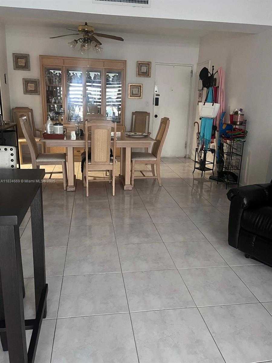 Small Image of 1880 SOUTH TREASURE DR #2C, North Bay Village Number 3