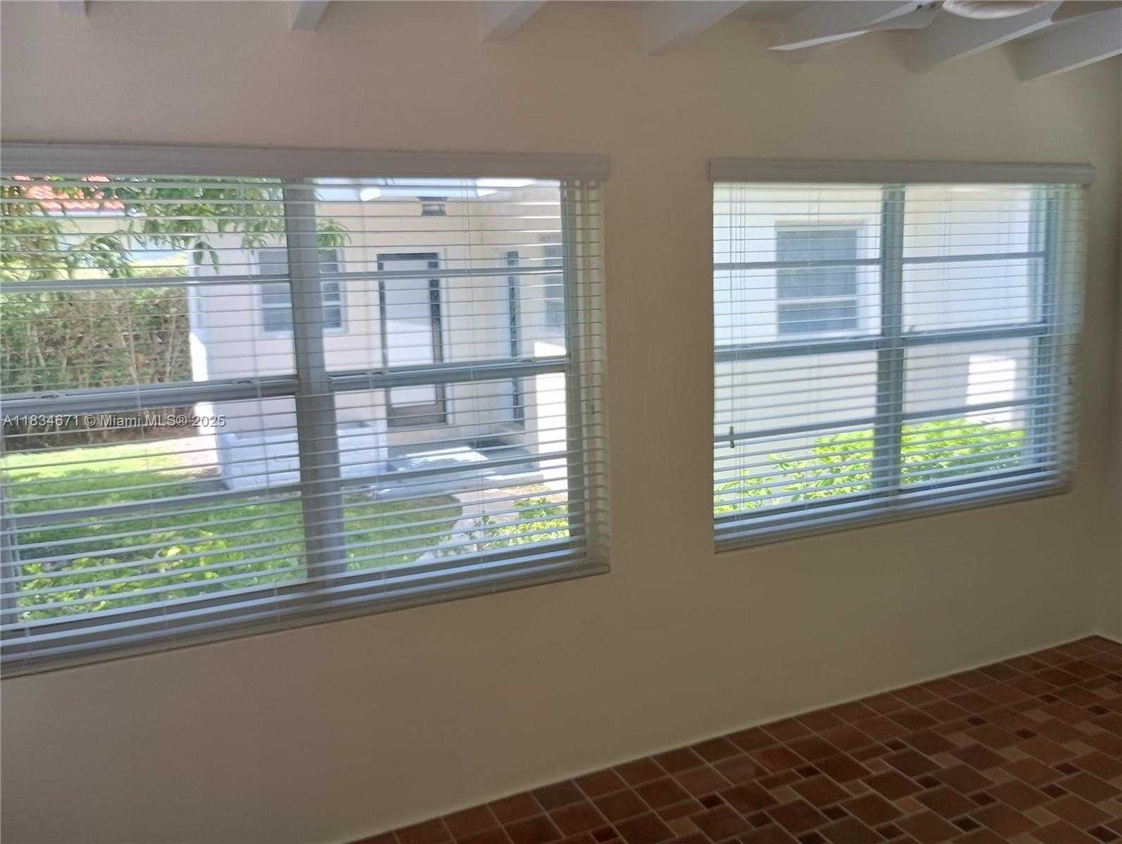Small Image of 1225 S BISCAYNE POINT RD, Miami Beach Number 3