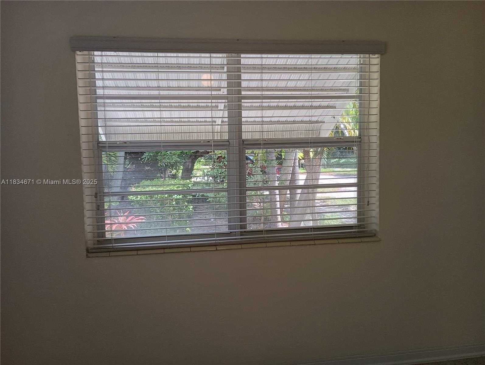 Small Image of 1225 S BISCAYNE POINT RD, Miami Beach Number 6