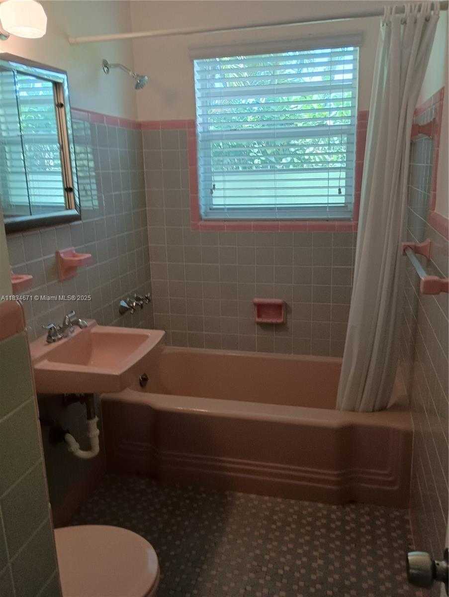 Small Image of 1225 S BISCAYNE POINT RD, Miami Beach Number 7