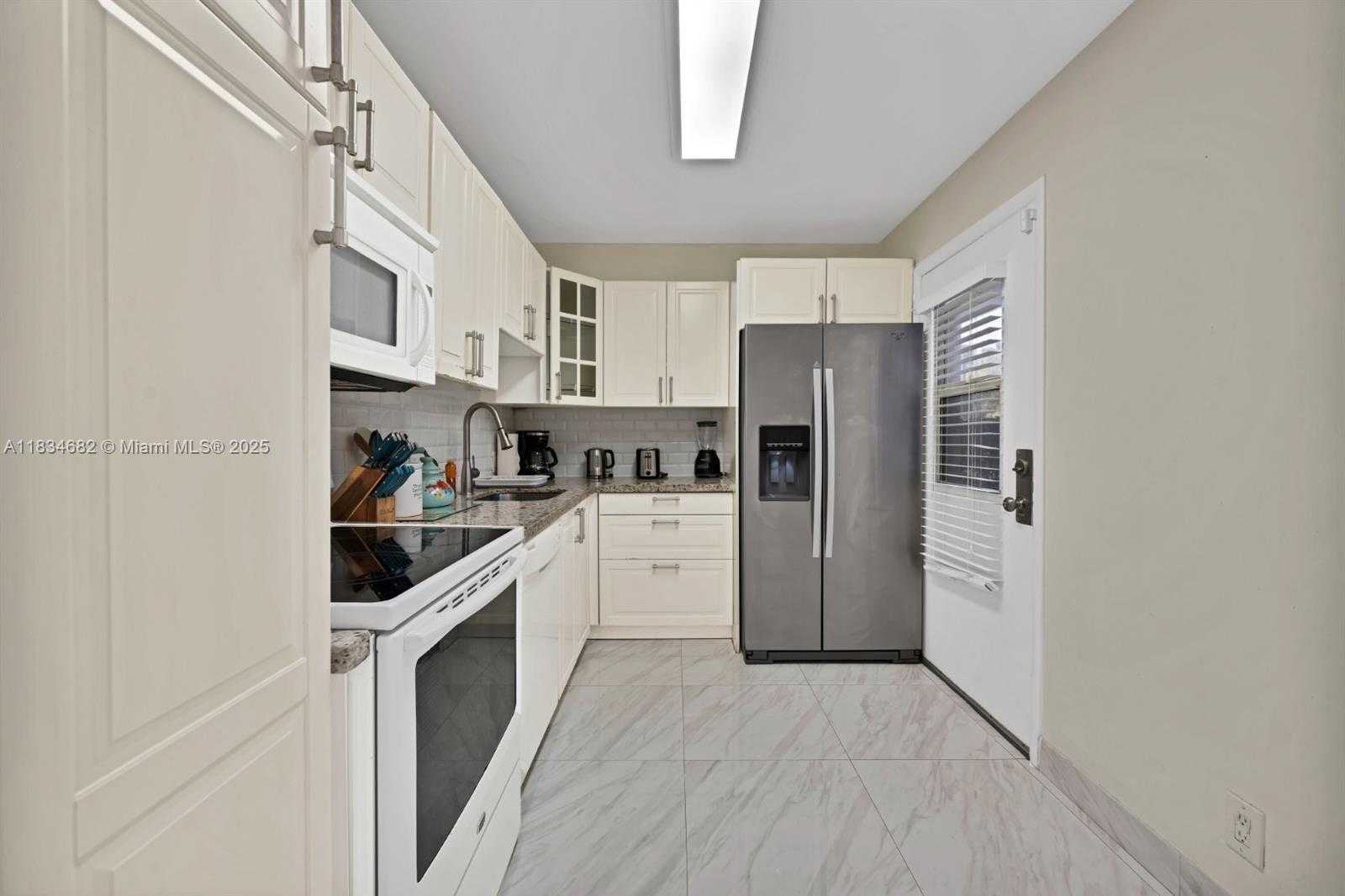 Small Image of 3101 NORTH COUNTRY CLUB DR #105, Aventura Number 10