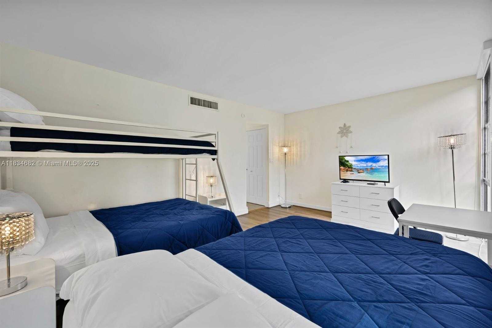Small Image of 3101 NORTH COUNTRY CLUB DR #105, Aventura Number 12