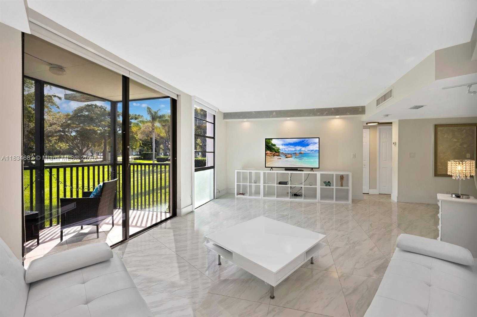 Small Image of 3101 NORTH COUNTRY CLUB DR #105, Aventura Number 3