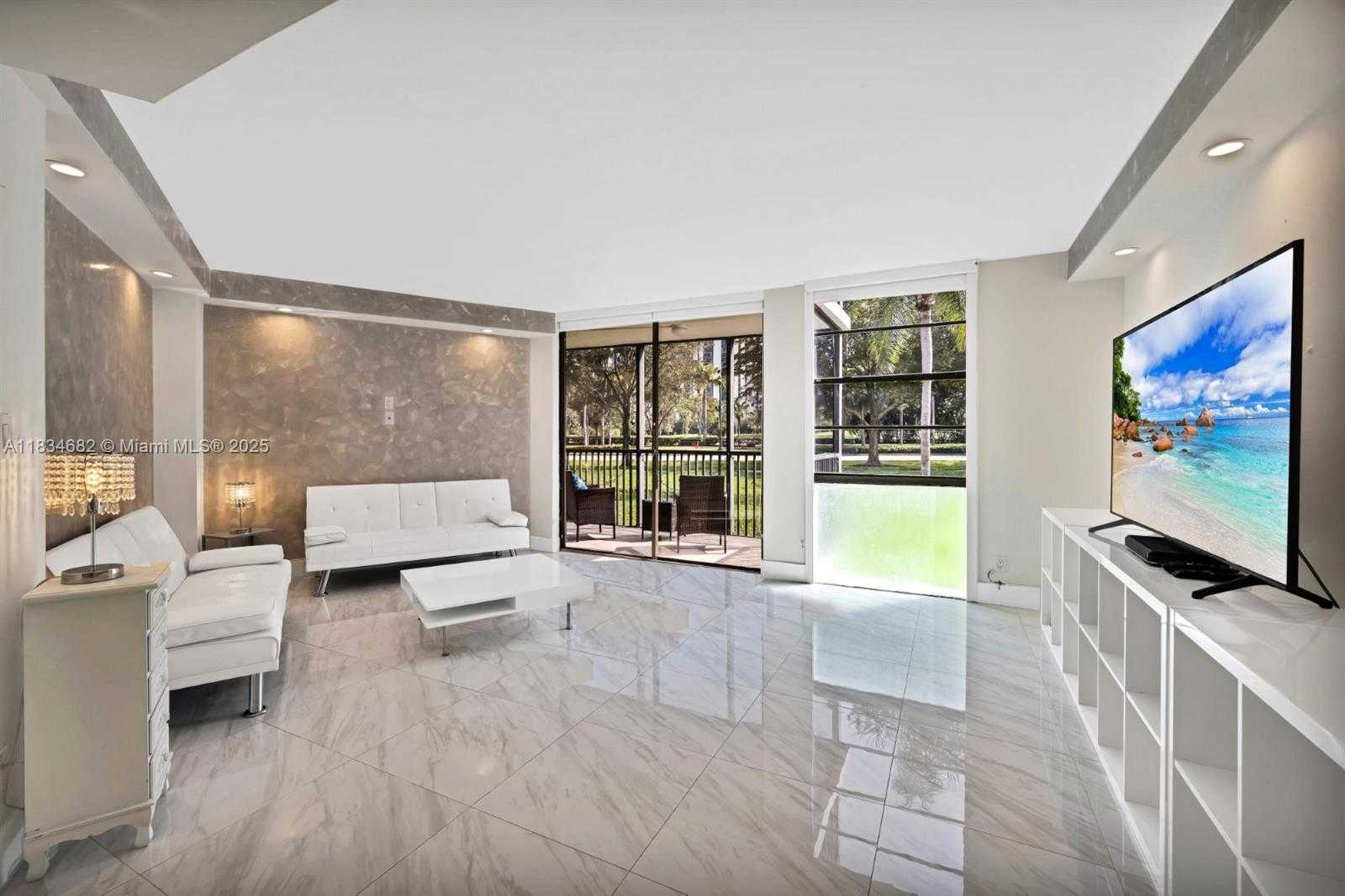 Small Image of 3101 NORTH COUNTRY CLUB DR #105, Aventura Number 4