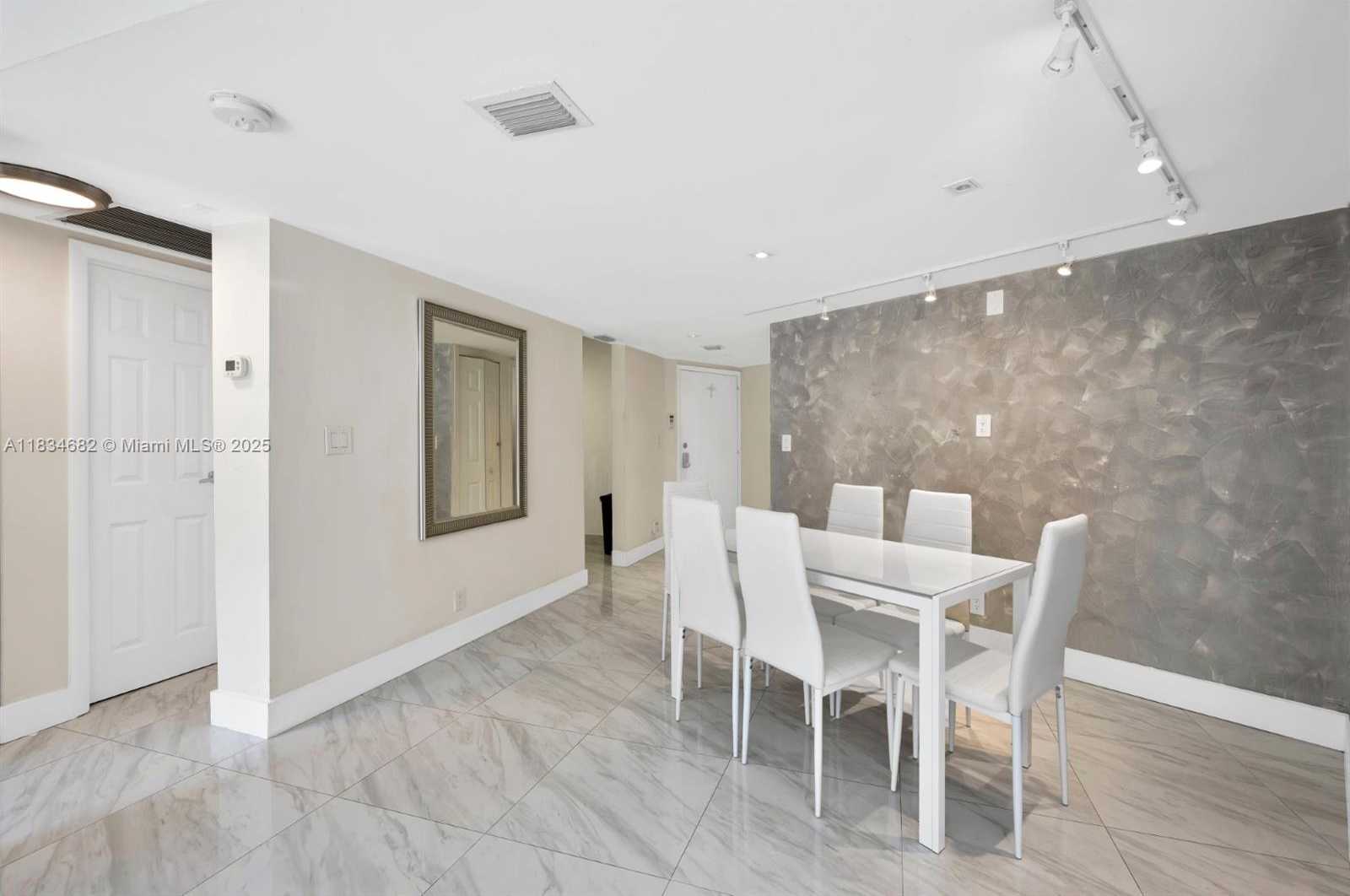 Small Image of 3101 NORTH COUNTRY CLUB DR #105, Aventura Number 7