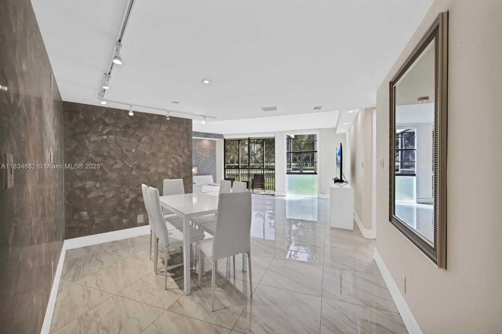 Small Image of 3101 NORTH COUNTRY CLUB DR #105, Aventura Number 8