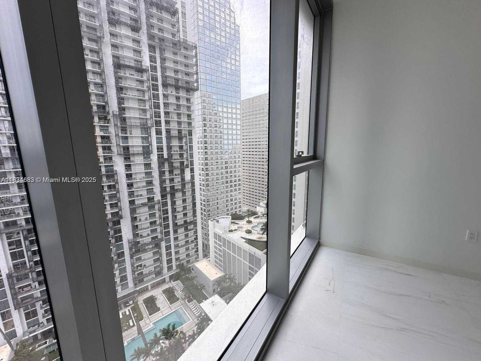 Small Image of 300 BISCAYNE BOULEVARD #2709W, Miami Number 20
