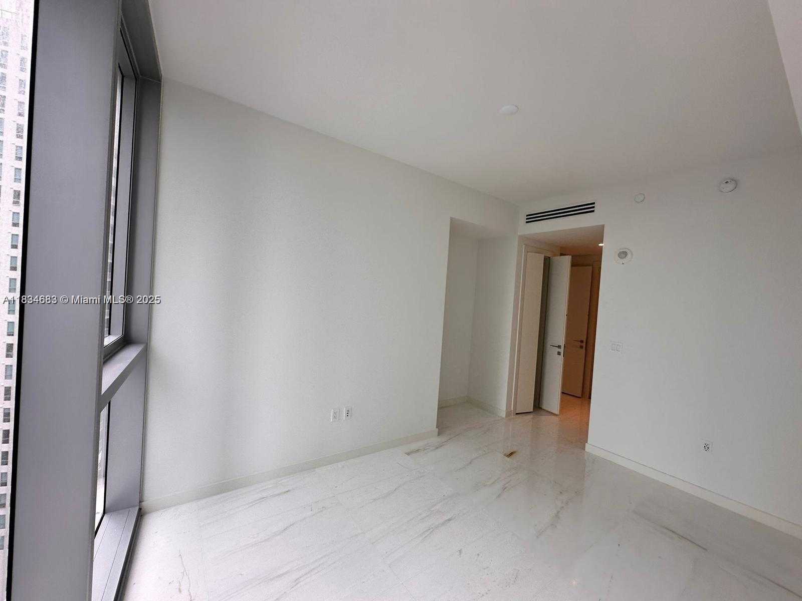 Small Image of 300 BISCAYNE BOULEVARD #2709W, Miami Number 21