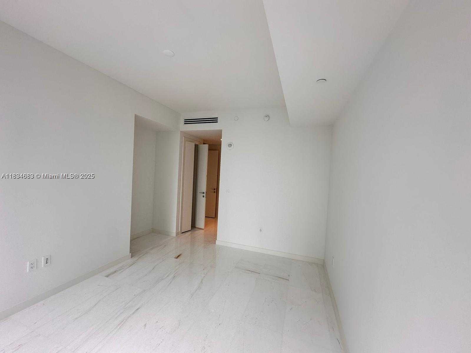 Small Image of 300 BISCAYNE BOULEVARD #2709W, Miami Number 22