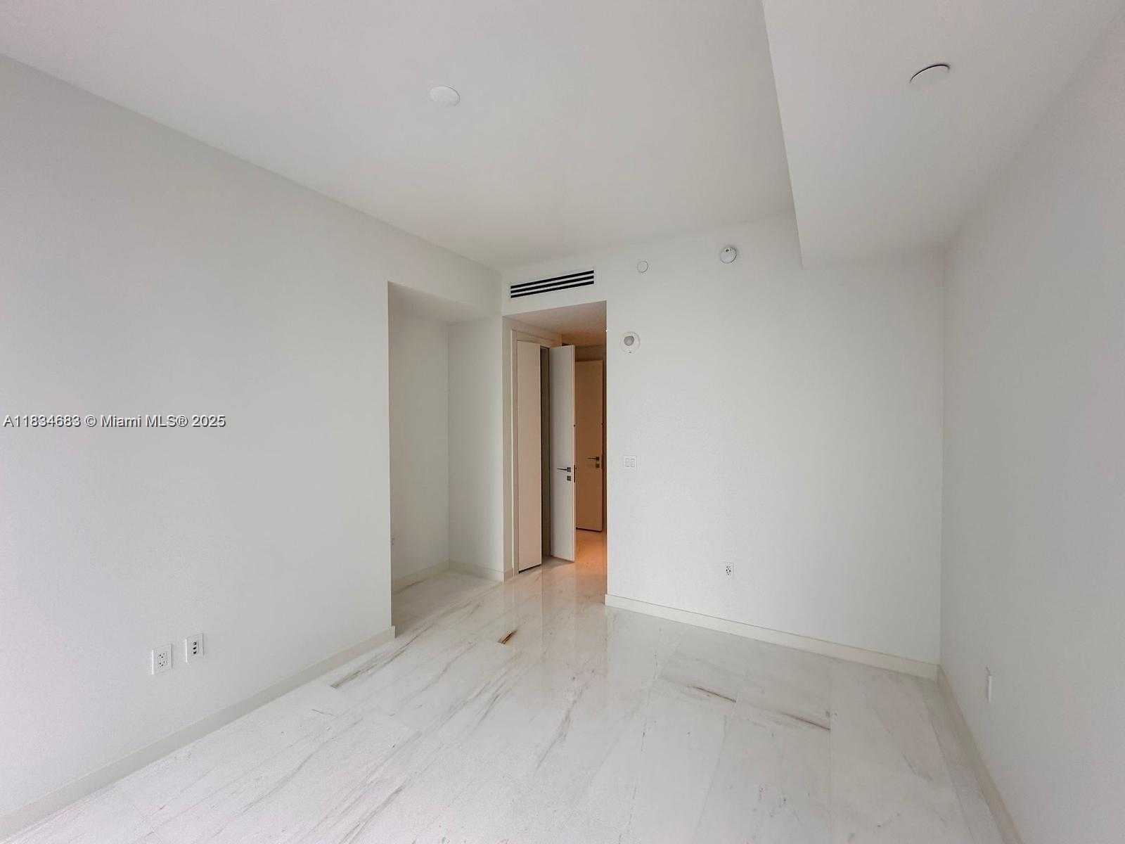 Small Image of 300 BISCAYNE BOULEVARD #2709W, Miami Number 23