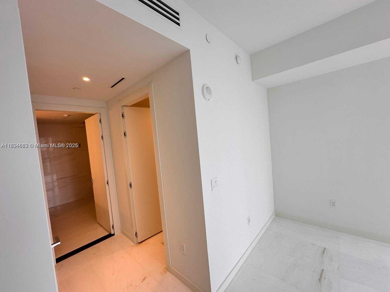 Small Image of 300 BISCAYNE BOULEVARD #2709W, Miami Number 26