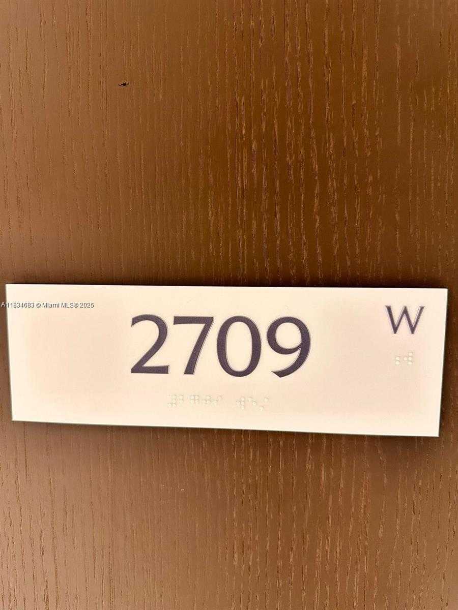 Small Image of 300 BISCAYNE BOULEVARD #2709W, Miami Number 3