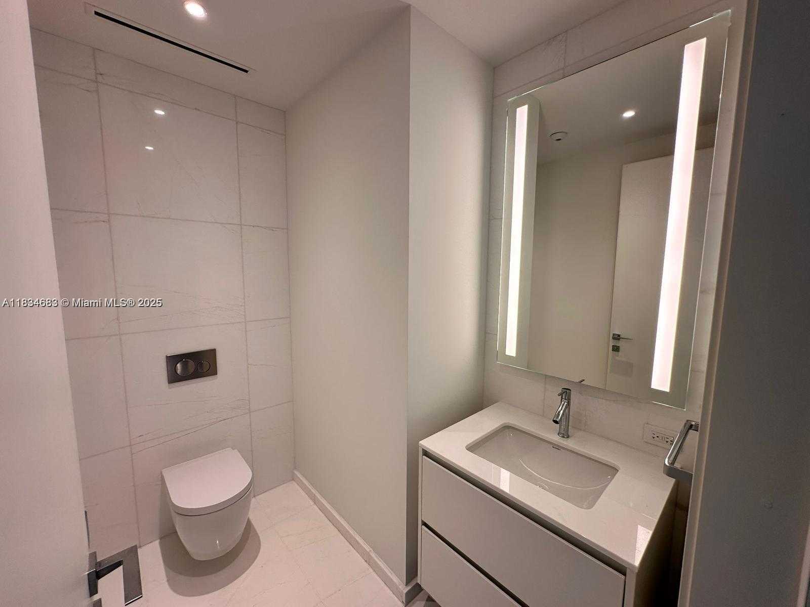 Small Image of 300 BISCAYNE BOULEVARD #2709W, Miami Number 30