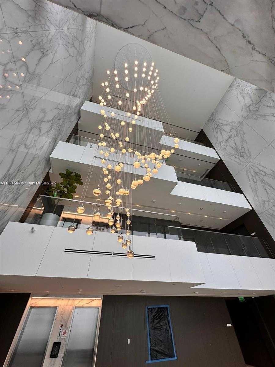 Small Image of 300 BISCAYNE BOULEVARD #2709W, Miami Number 31