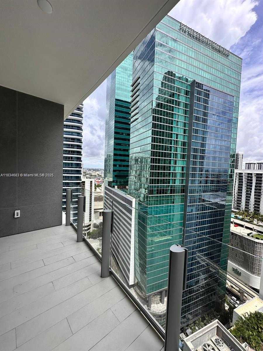 Small Image of 300 BISCAYNE BOULEVARD #2709W, Miami Number 4