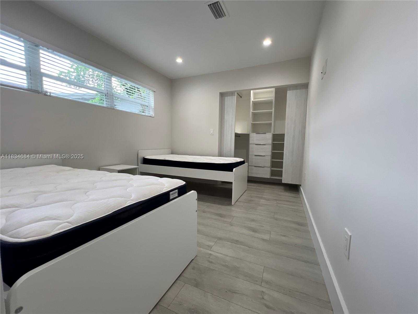 Small Image of 1405 NORTH 46TH AVE #n/a, Hollywood Number 16