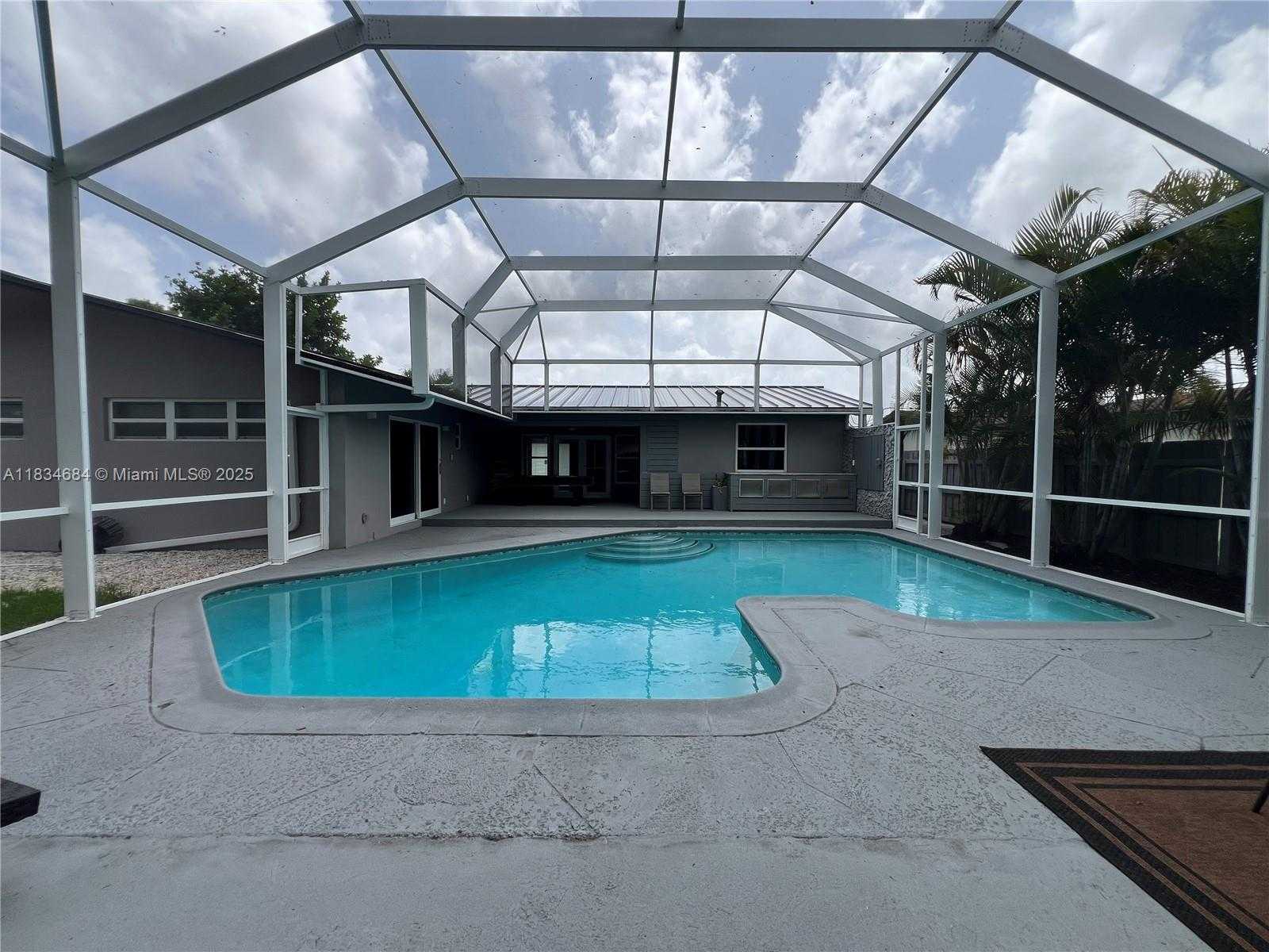 Small Image of 1405 NORTH 46TH AVE #n/a, Hollywood Number 3