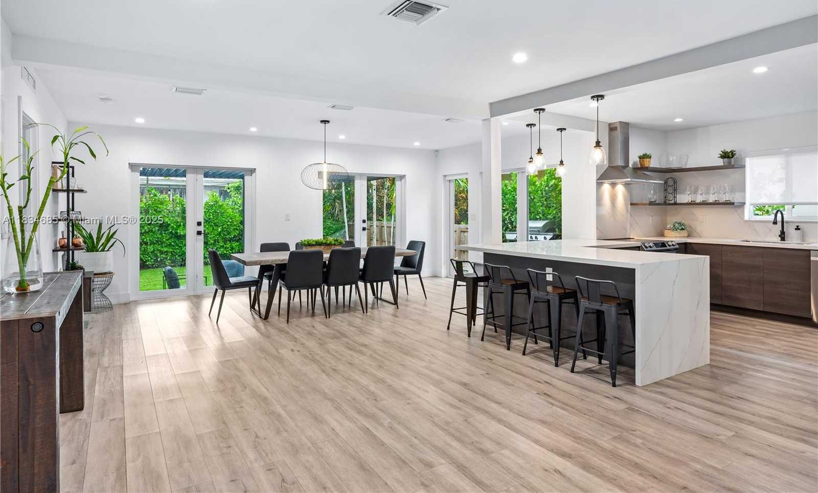 Small Image of 9008 EMERSON AVE, Surfside Number 10