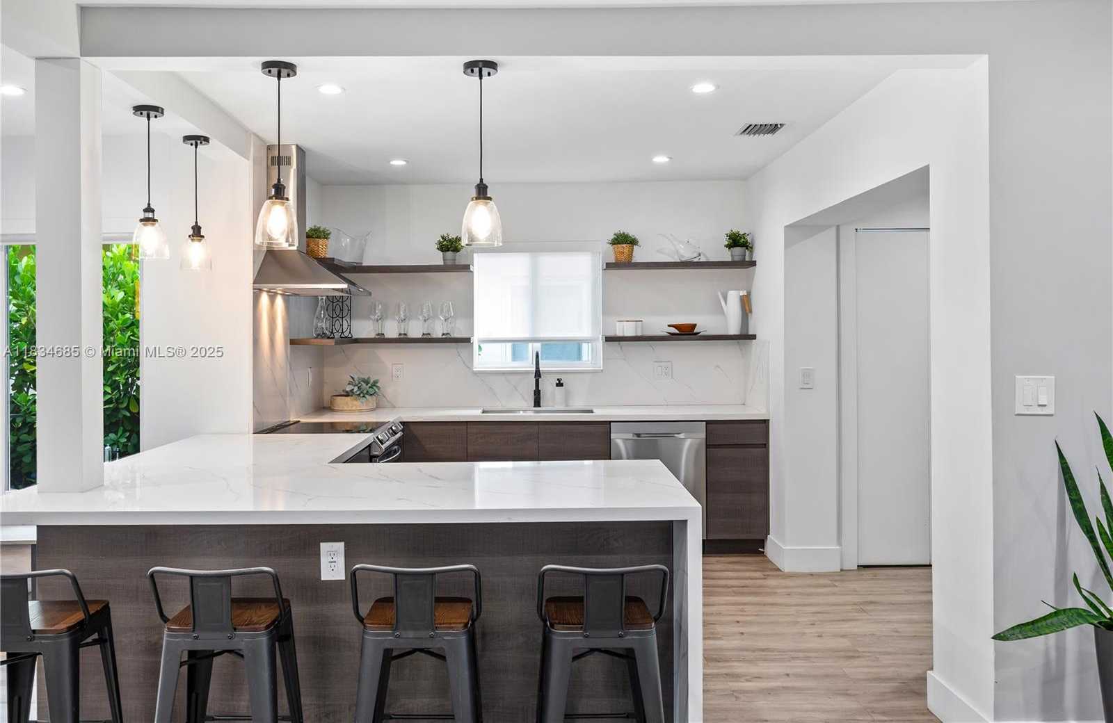 Small Image of 9008 EMERSON AVE, Surfside Number 11