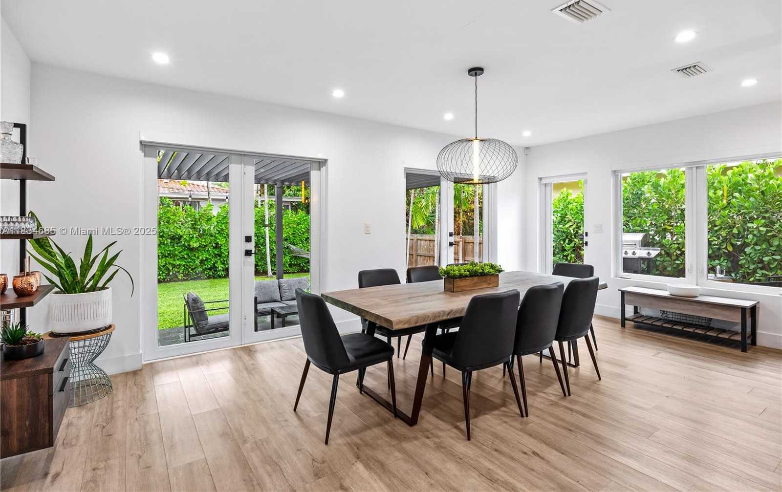 Small Image of 9008 EMERSON AVE, Surfside Number 13