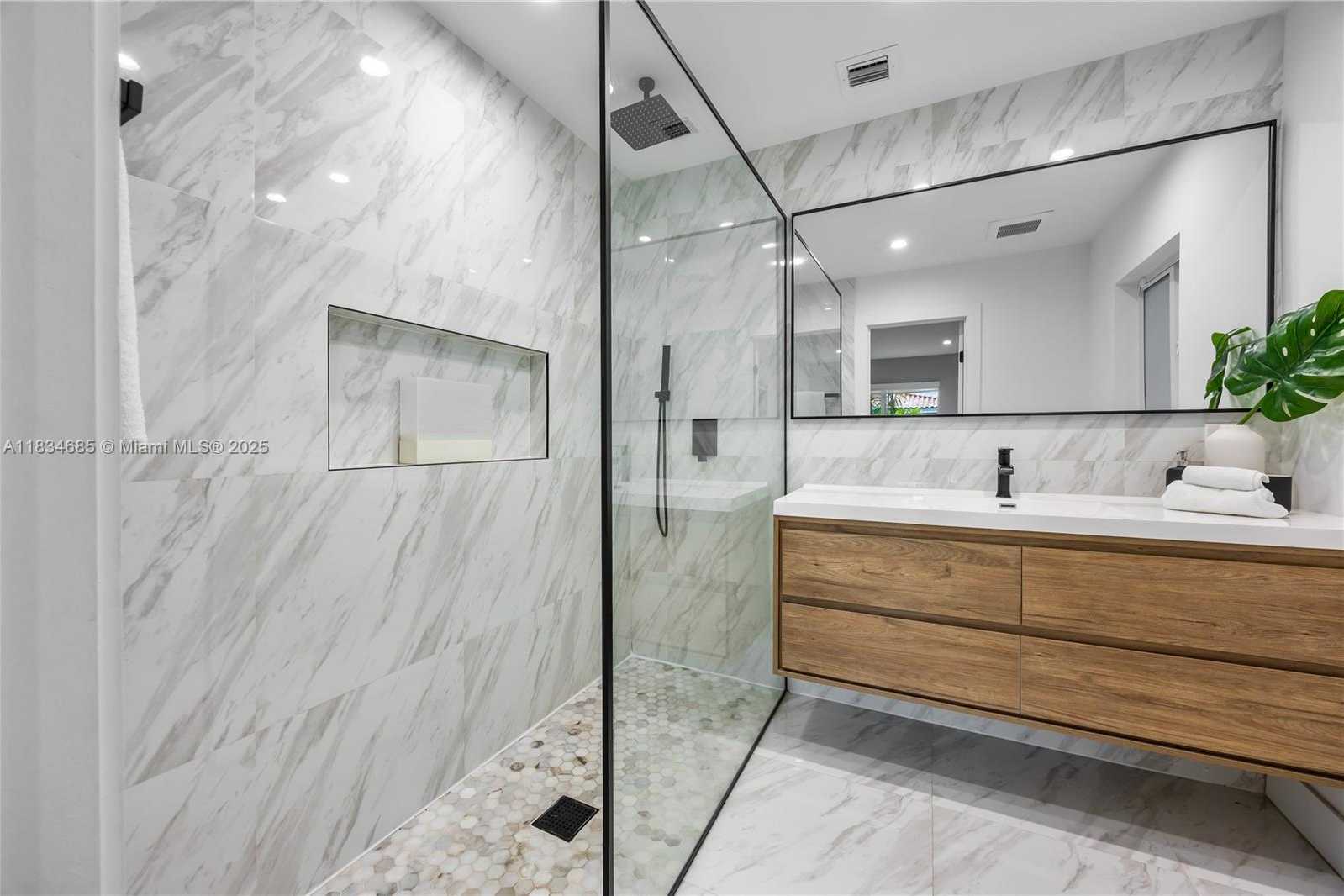 Small Image of 9008 EMERSON AVE, Surfside Number 16