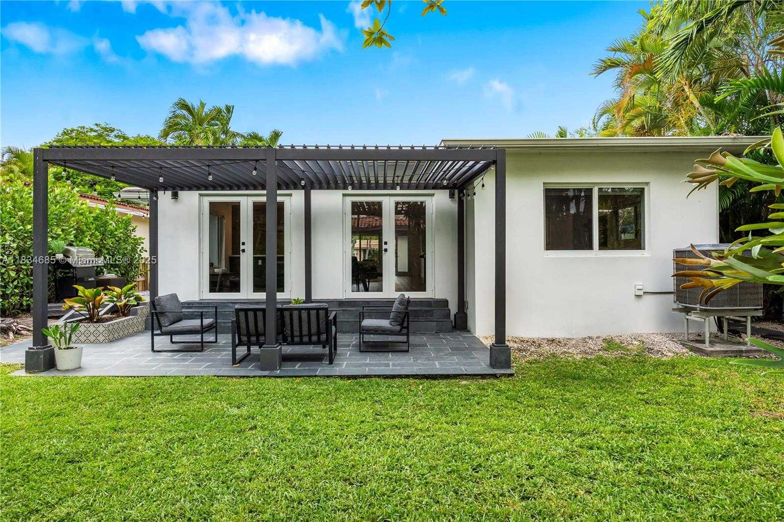 Small Image of 9008 EMERSON AVE, Surfside Number 25