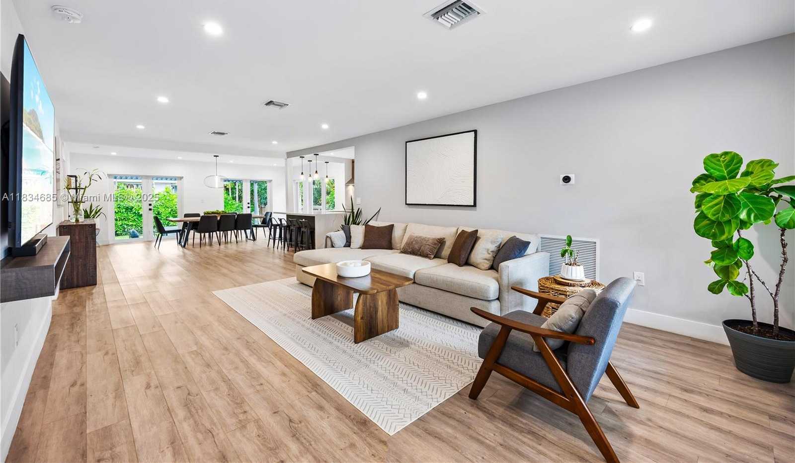 Small Image of 9008 EMERSON AVE, Surfside Number 4
