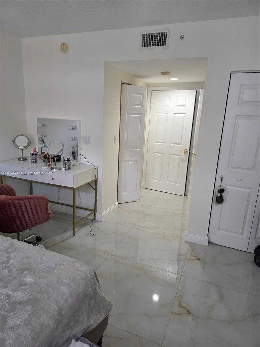 Small Image of 2080 SOUTH OCEAN DR #509, Hallandale Beach Number 35