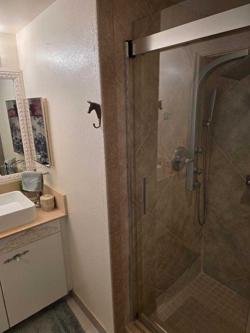 Small Image of 2080 SOUTH OCEAN DR #509, Hallandale Beach Number 37