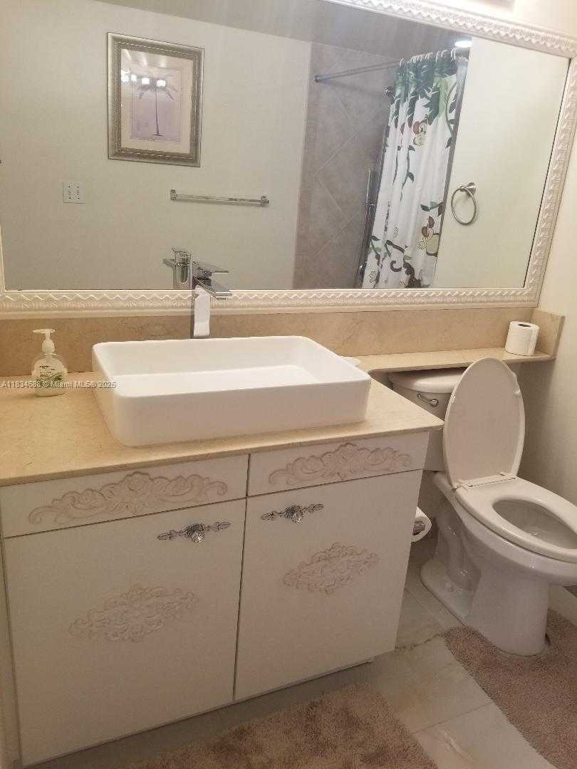 Small Image of 2080 SOUTH OCEAN DR #509, Hallandale Beach Number 38