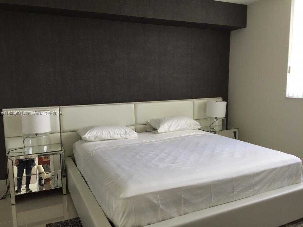 Small Image of 1861 NORTH WEST S RIVER DR #1503, Miami Number 22