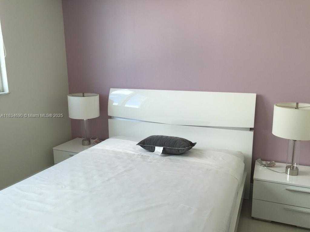 Small Image of 1861 NORTH WEST S RIVER DR #1503, Miami Number 23