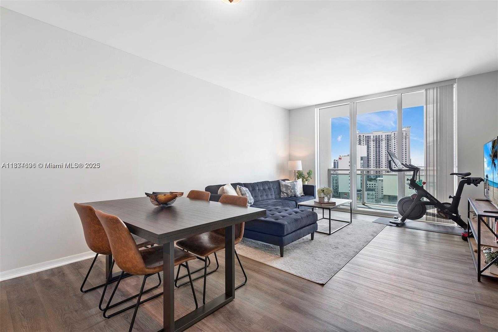 Small Image of 951 BRICKELL AVE #1903, Miami Number 2