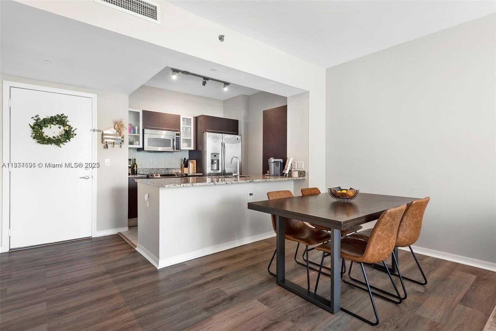 Small Image of 951 BRICKELL AVE #1903, Miami Number 3