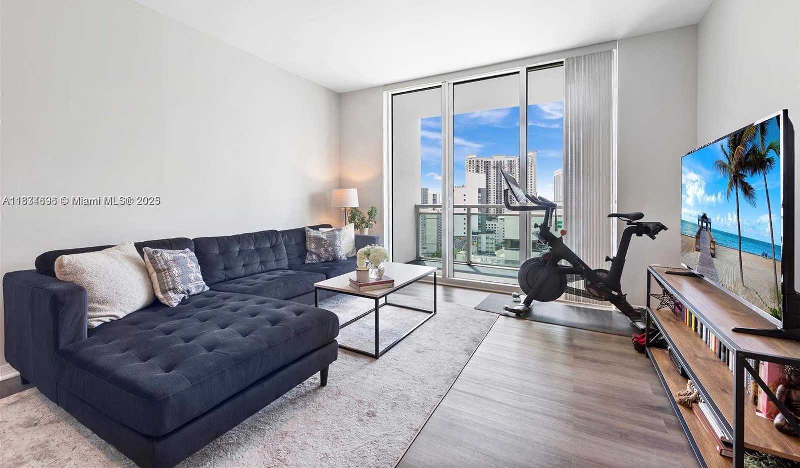 Small Image of 951 BRICKELL AVE #1903, Miami Number 9