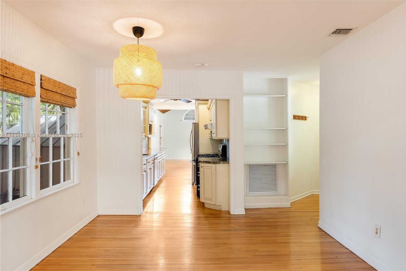 Small Image of 4001 HARDIE AVE, Miami Number 11