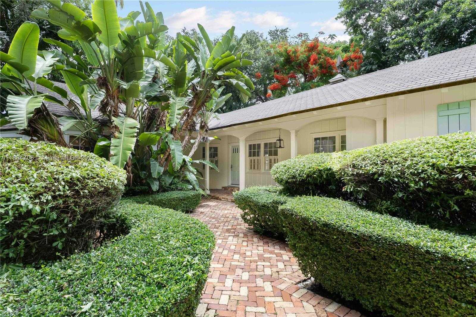 Small Image of 4001 HARDIE AVE, Miami Number 3